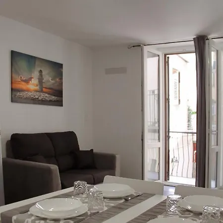Albatros Apartment *